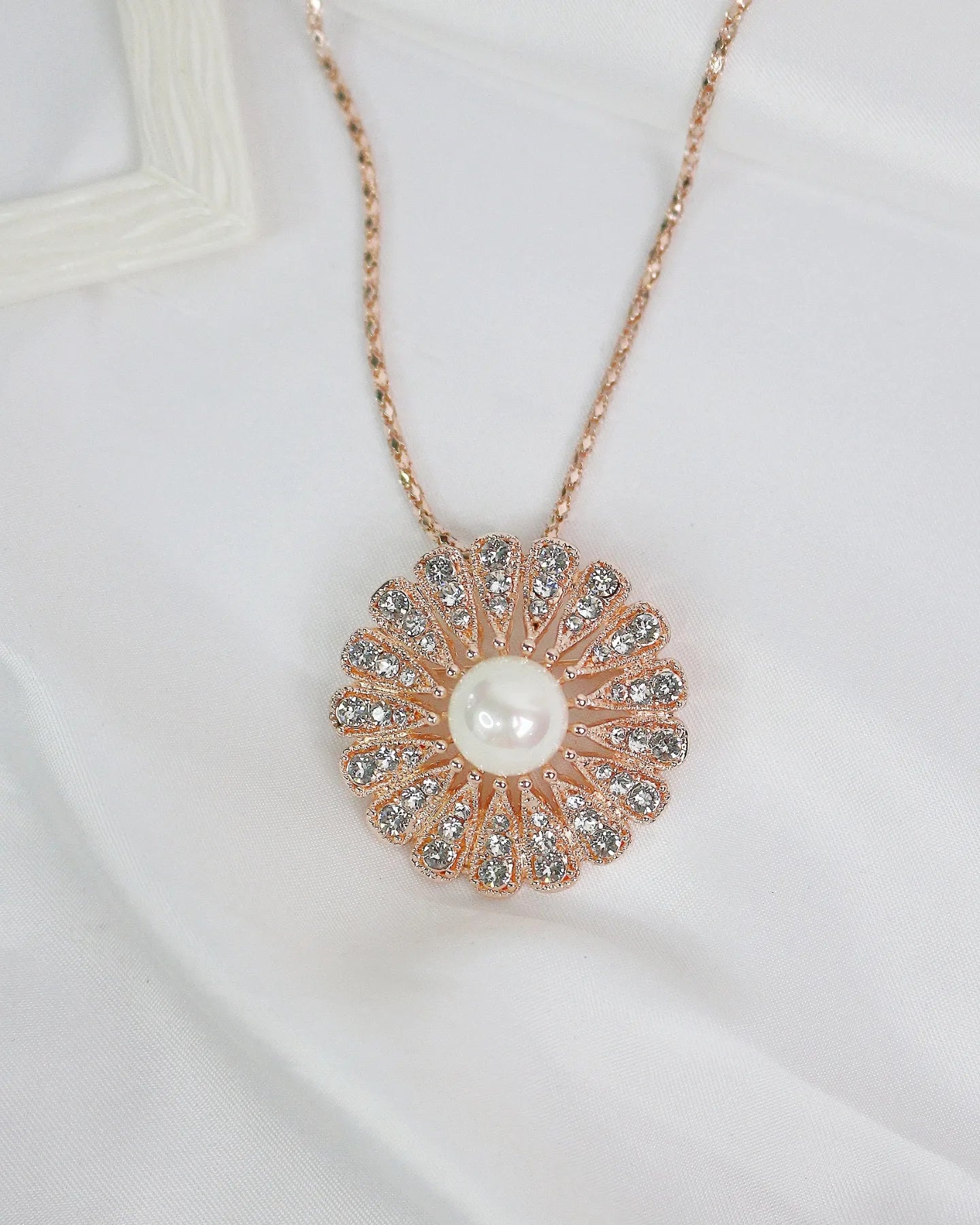Jessamyn Pendant cum Brooch