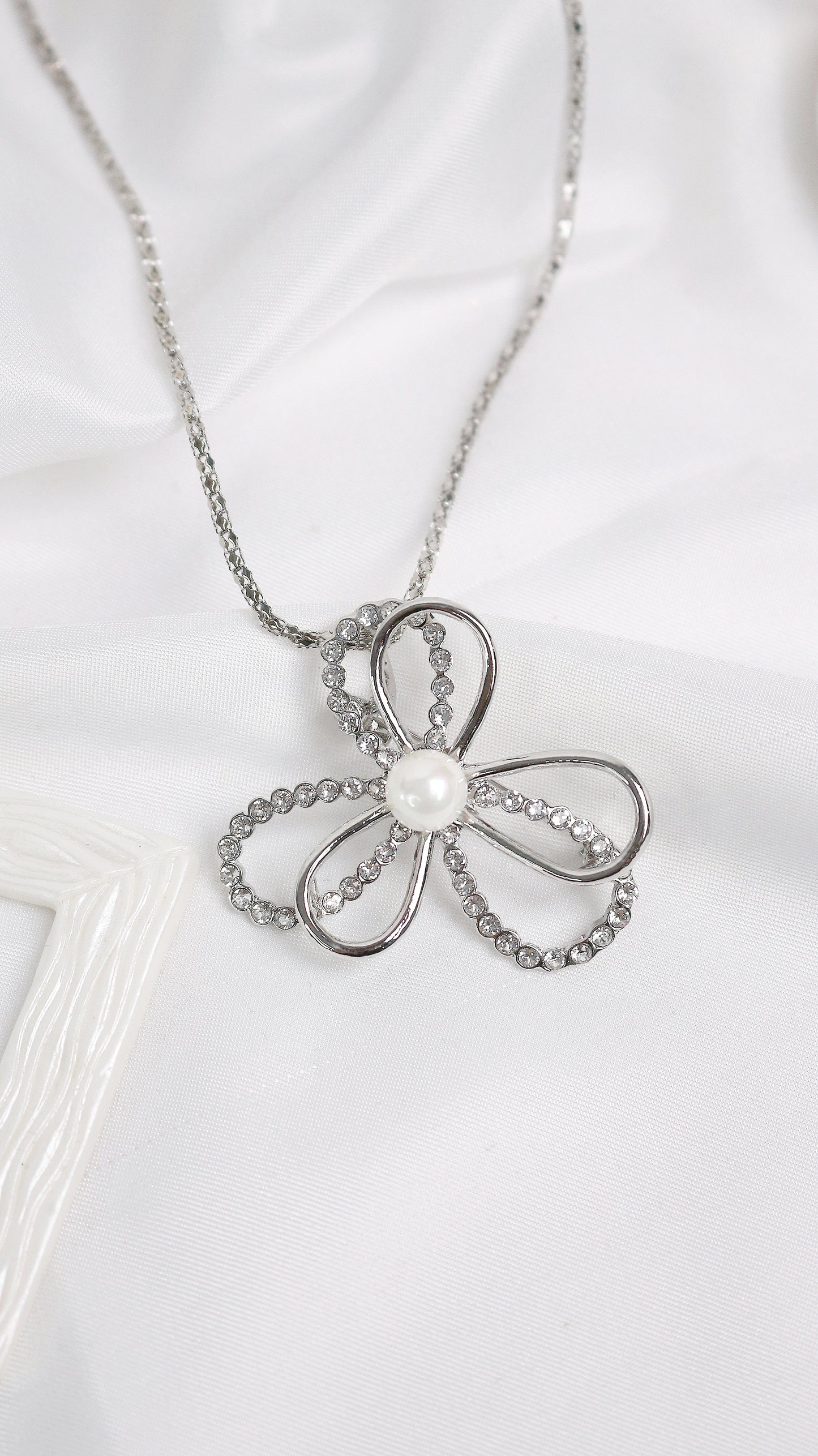 Cosette Pendant cum Brooch