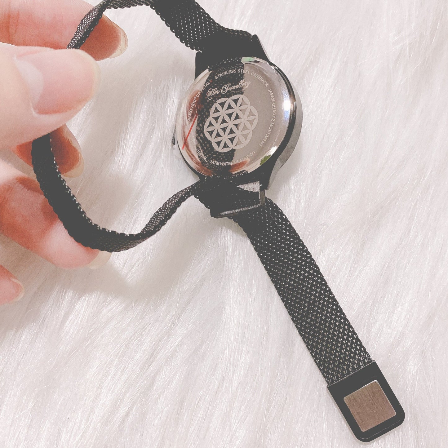 Stylish Crystal Shell Dial Watch