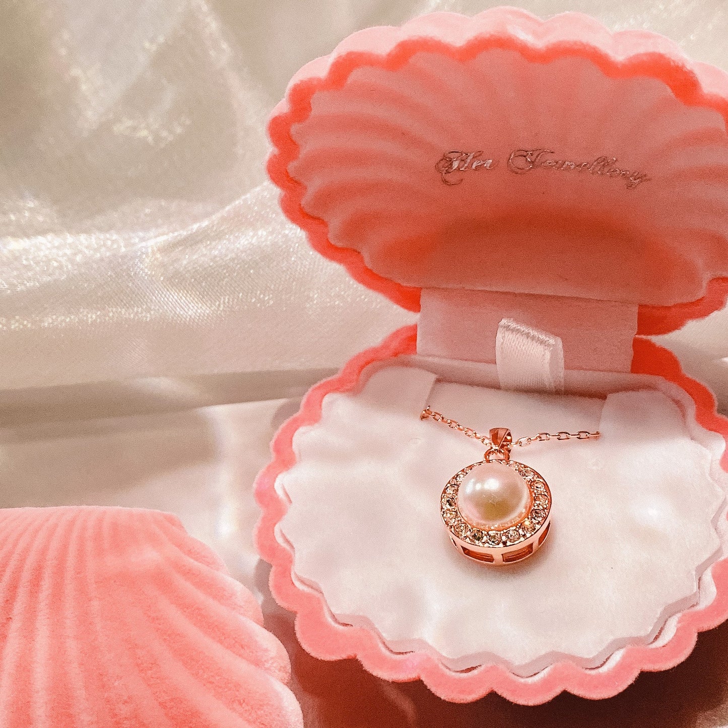 Circlet Pearl Pendant