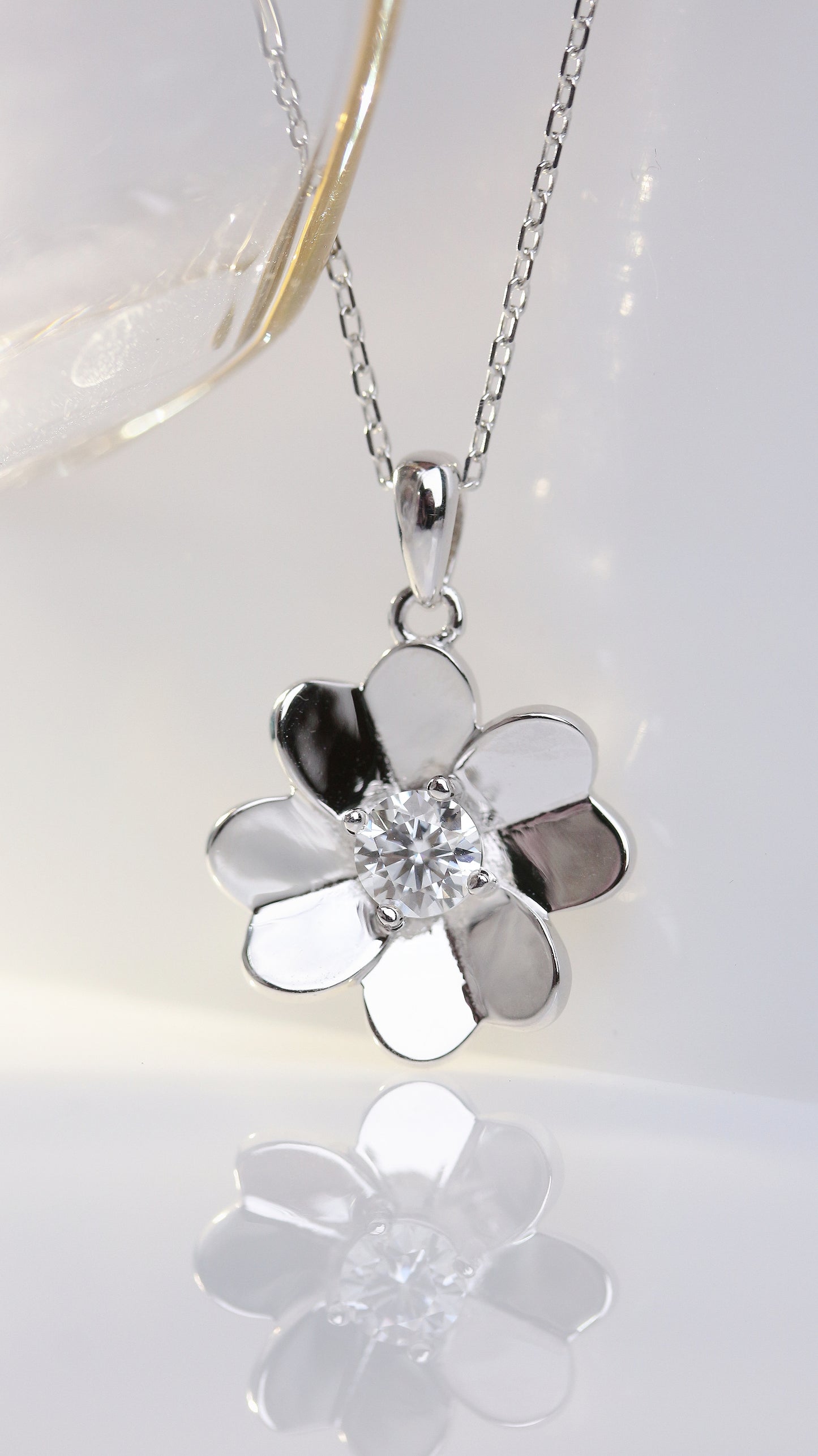 Mon Clover Pendant