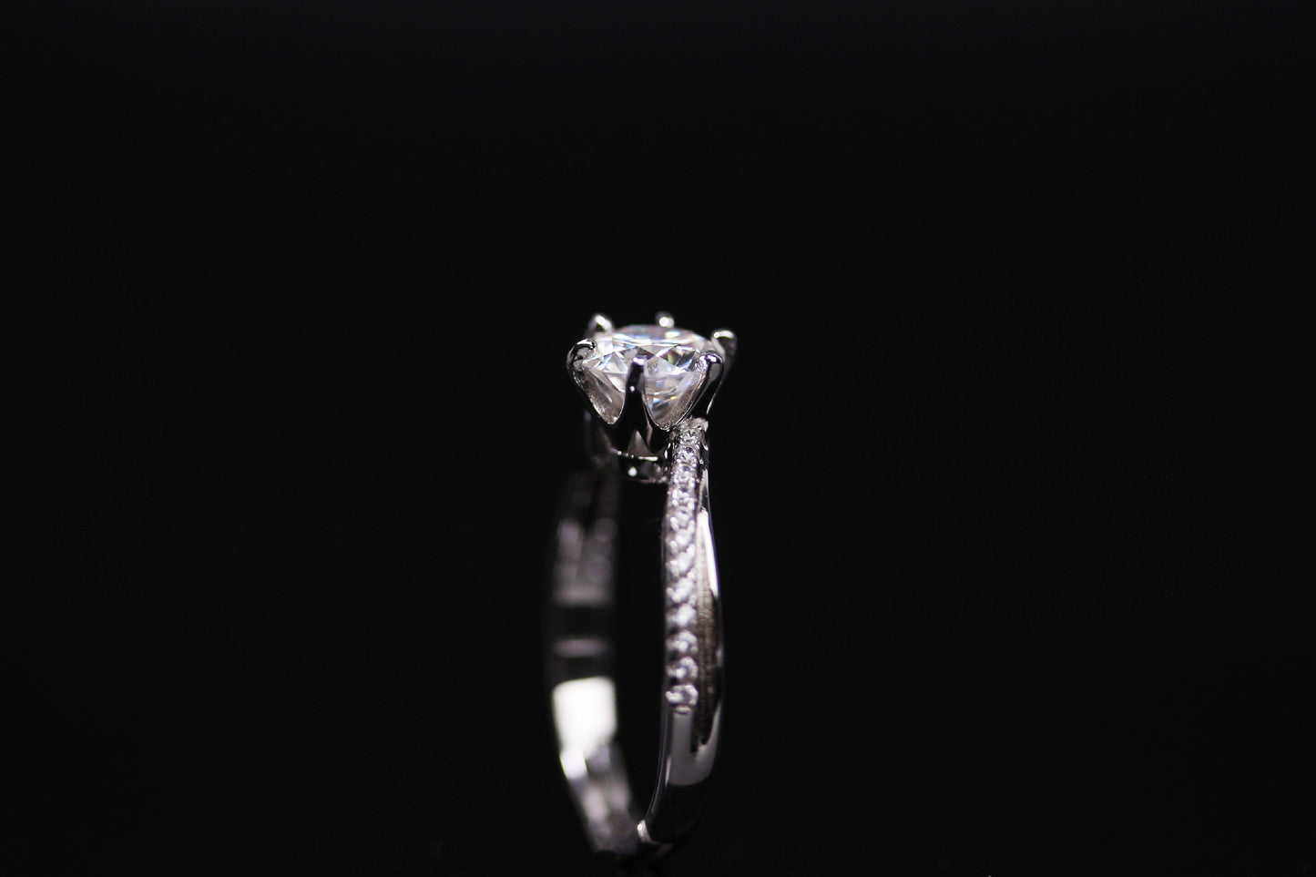 Les Solitaire Ring