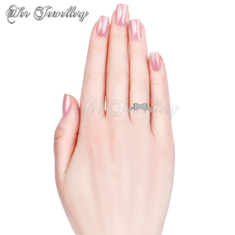 Swarovski Crystals Twisted Ribbon Ring - Her Jewellery