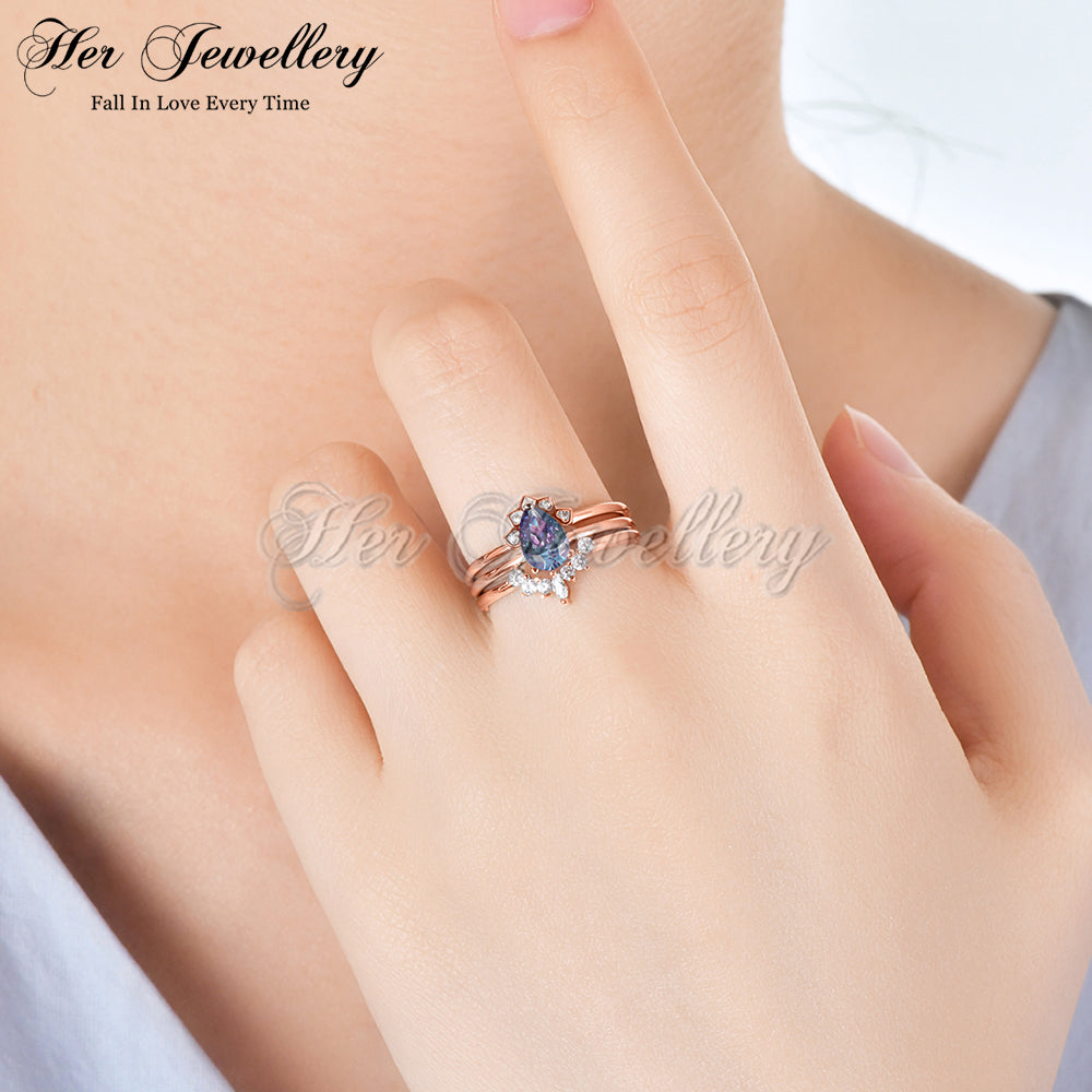 Trio Voga Alexandrite Ring