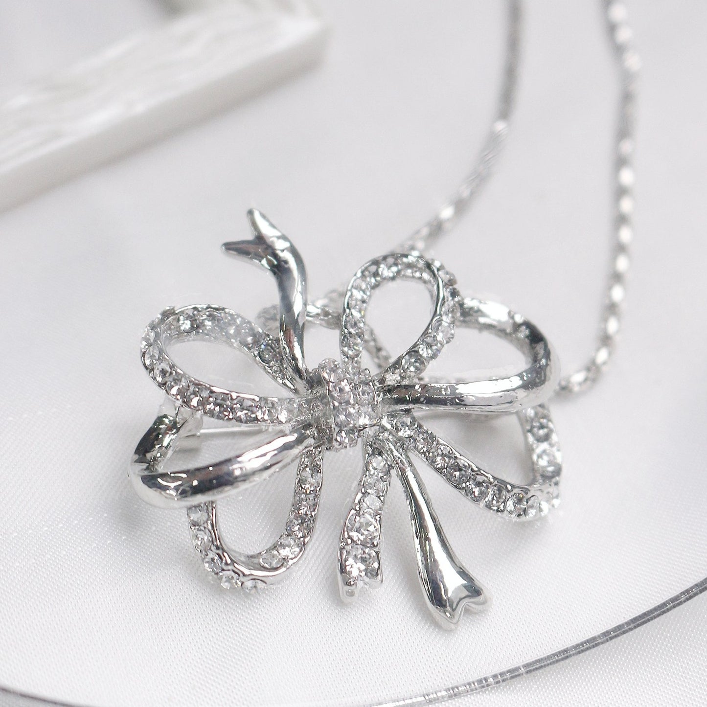 Desirae Pendant cum Brooch