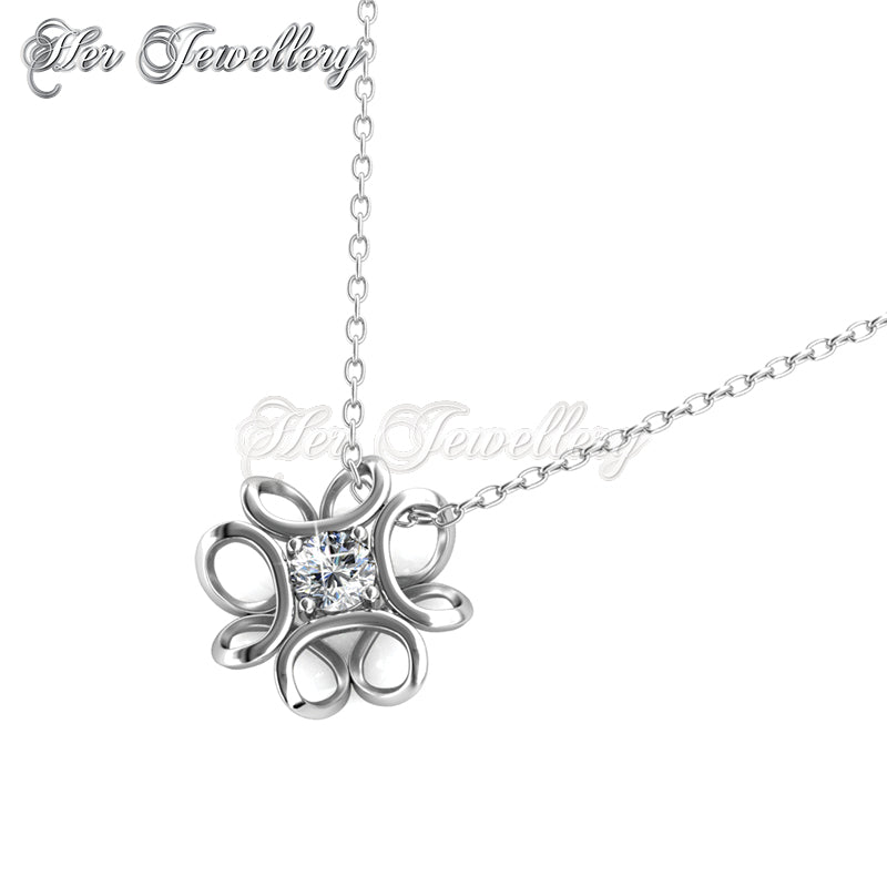 Daffodil deals necklace pendant