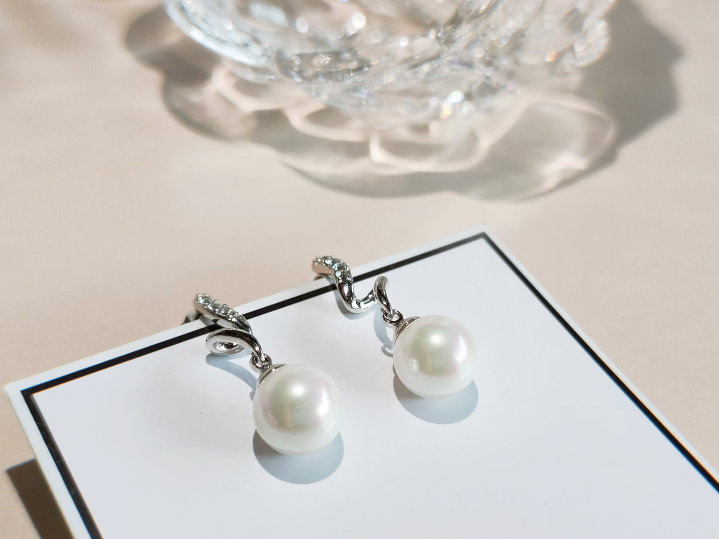 Waver Pearl Earrings